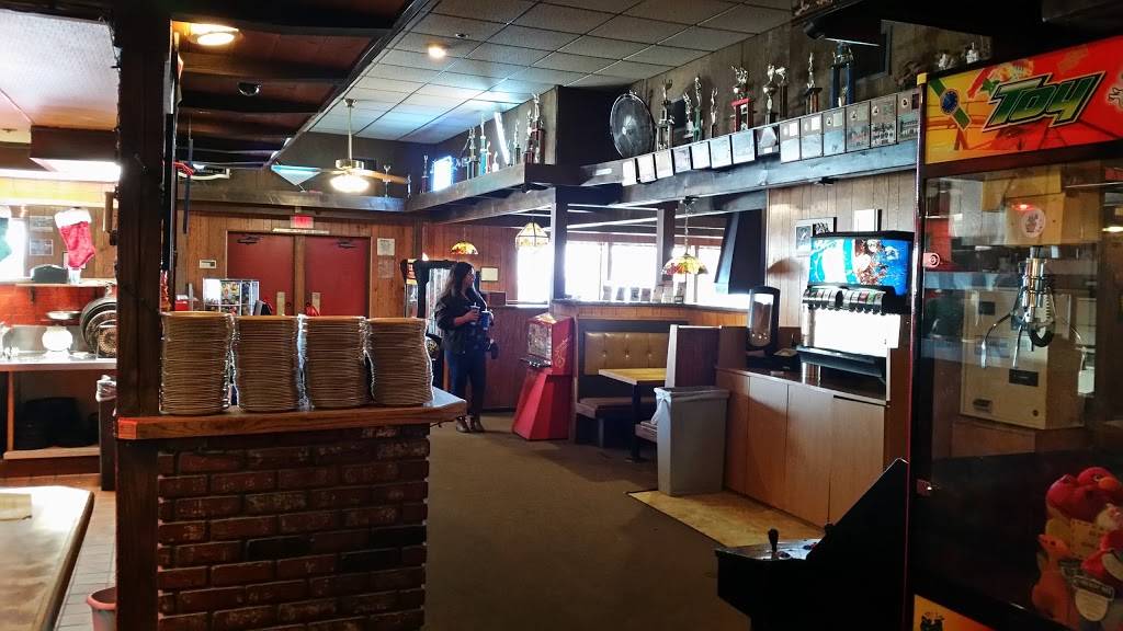 Pascos Pizza | restaurant | 17348 Main St, Hesperia, CA 92345, USA | 7602449656 OR +1 760-244-9656