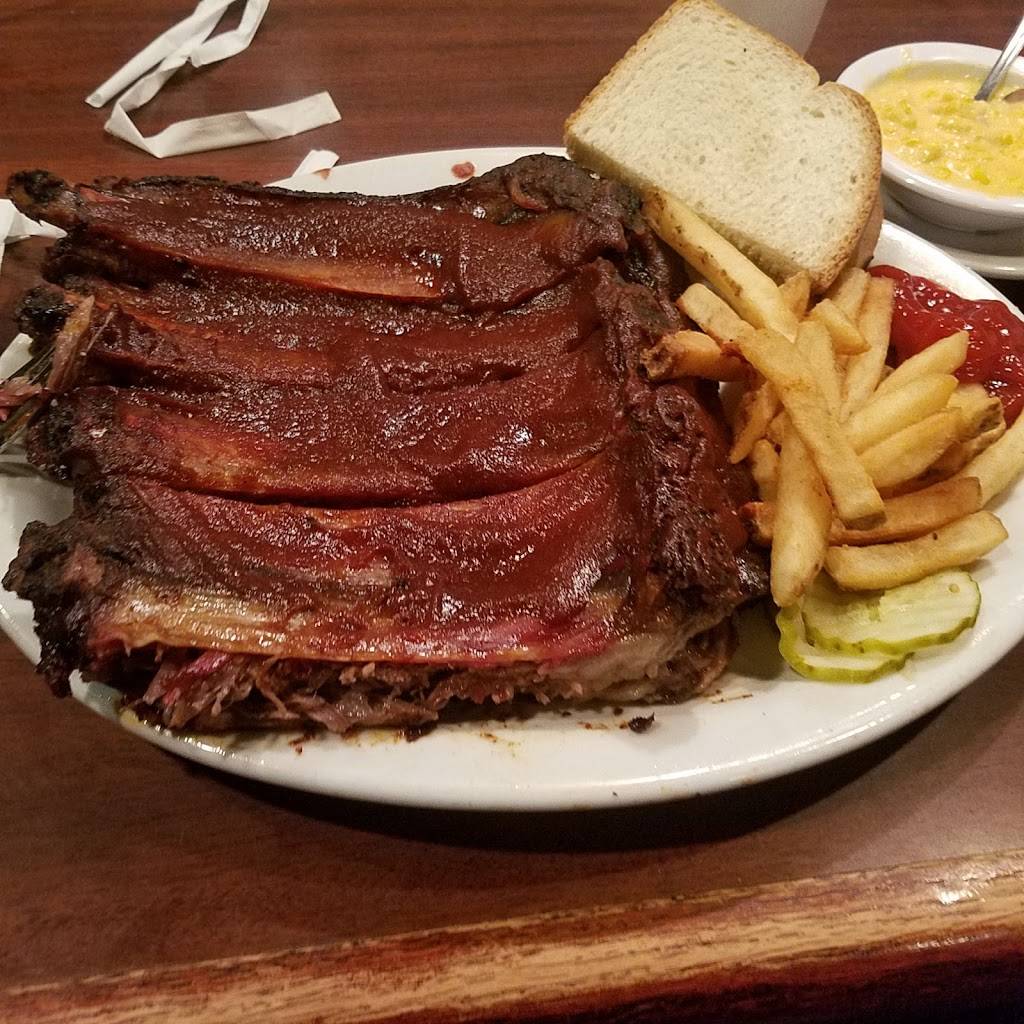 Smokehouse Barbecue - Independence | restaurant | 19000 East 39th St S, Independence, MO 64057, USA | 8167955555 OR +1 816-795-5555