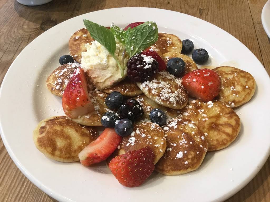 Le Pain Quotidien | restaurant | 316 Santa Monica Blvd, Santa Monica, CA 90401, USA | 3103936800 OR +1 310-393-6800