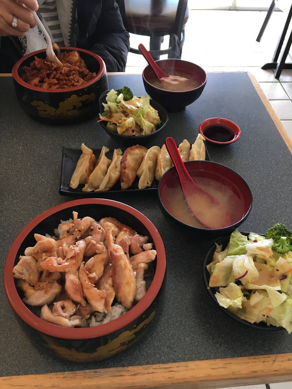 Teriyaki Sushi At Waterford | restaurant | 13544 Waterford Pl, Midlothian, VA 23112, USA | 8047633245 OR +1 804-763-3245