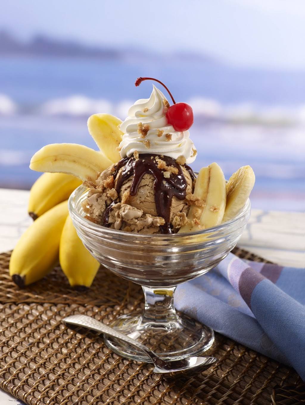 Carrows Restaurants | restaurant | 425 N Mountain Ave, Upland, CA 91786, USA | 9099462315 OR +1 909-946-2315