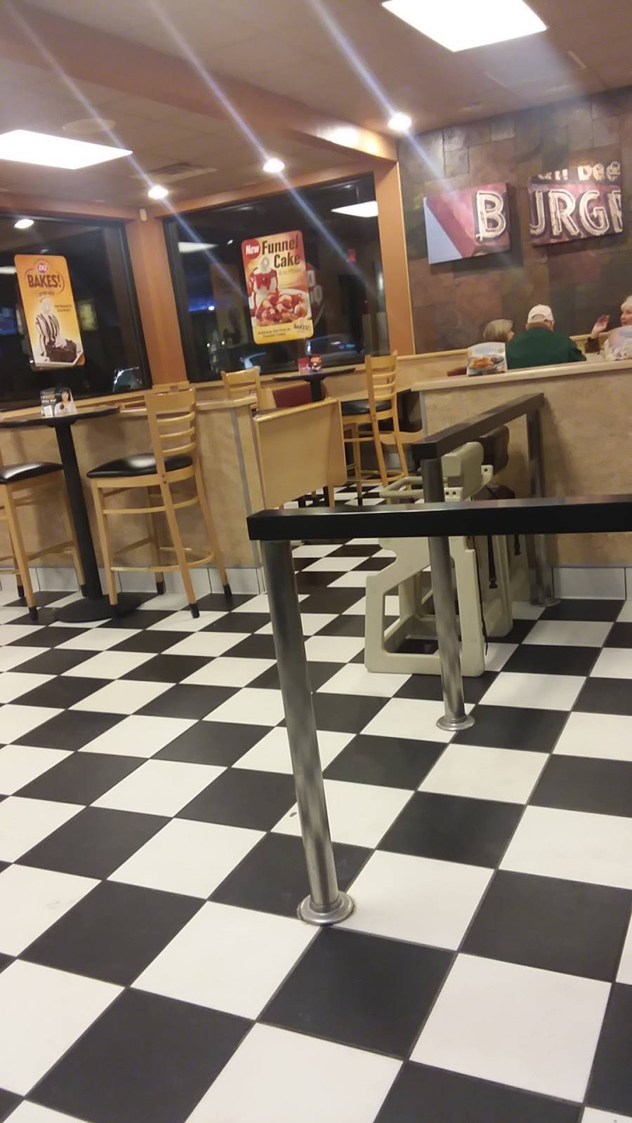 Dairy Queen Grill & Chill | restaurant | 2700 Ellwood Rd, New Castle, PA 16101, USA | 7246522744 OR +1 724-652-2744