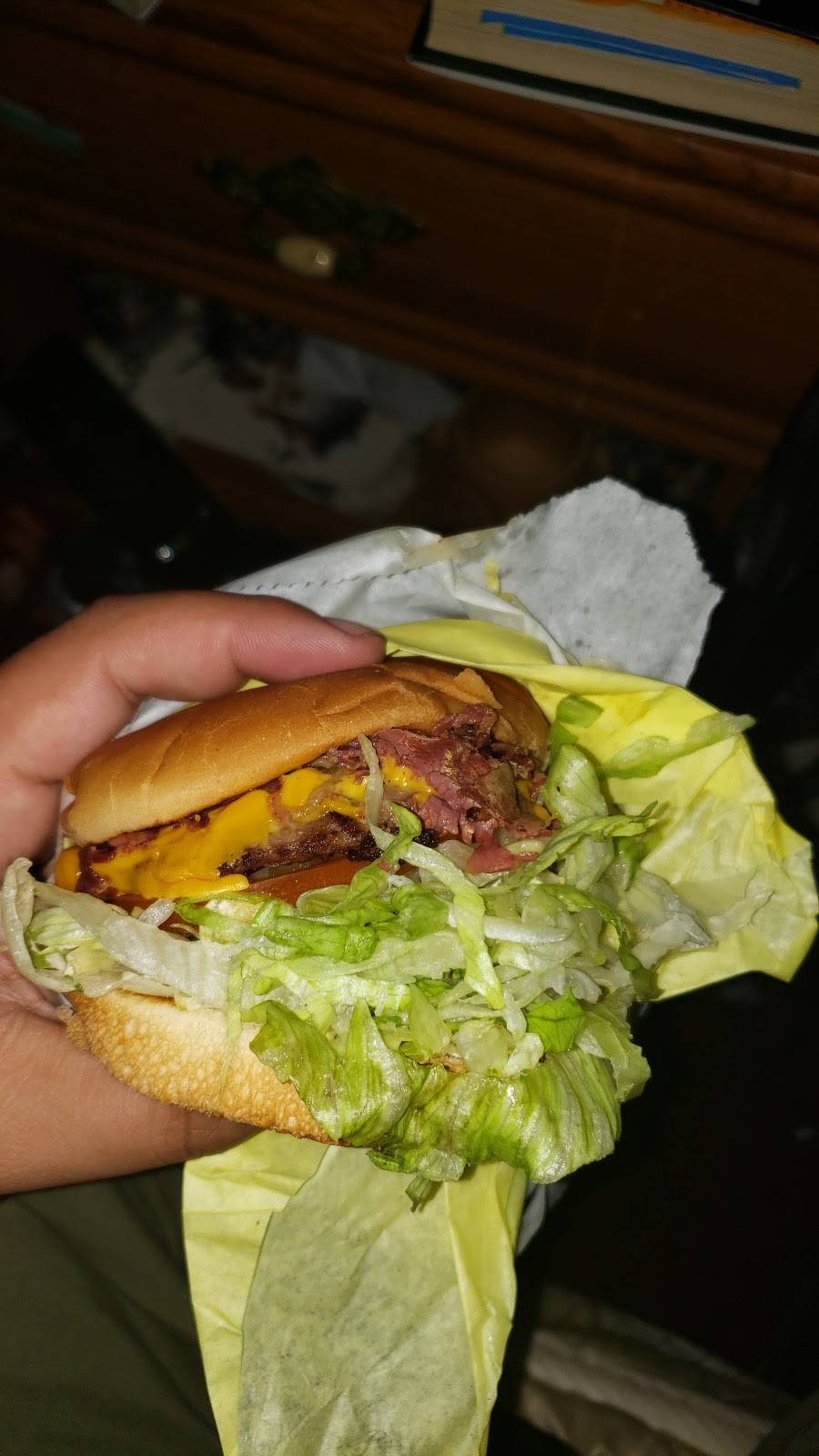 Lucys Diner | restaurant | 16157 San Bernardino Ave, Fontana, CA 92335, USA | 9098226669 OR +1 909-822-6669