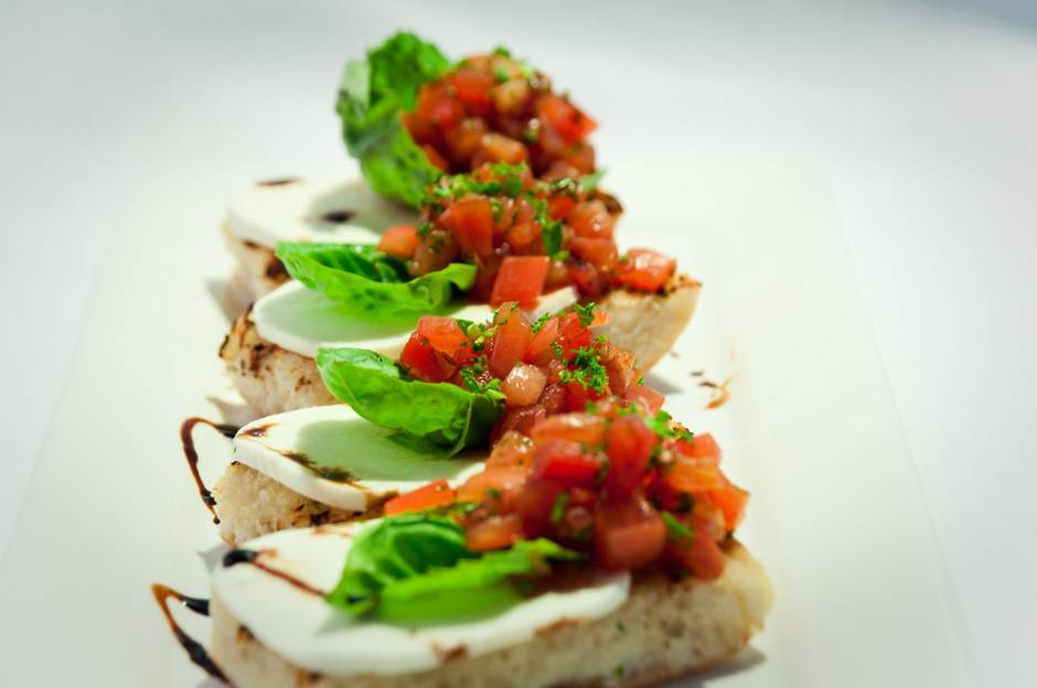 Hearthstone Bistro | restaurant | 3350 Glade St, Muskegon, MI 49444, USA | 2317331056 OR +1 231-733-1056