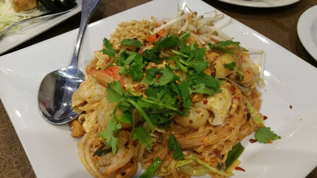 Thai House Restaurant | restaurant | 9938 Holmes Rd, Kansas City, MO 64131, USA | 8169431388 OR +1 816-943-1388