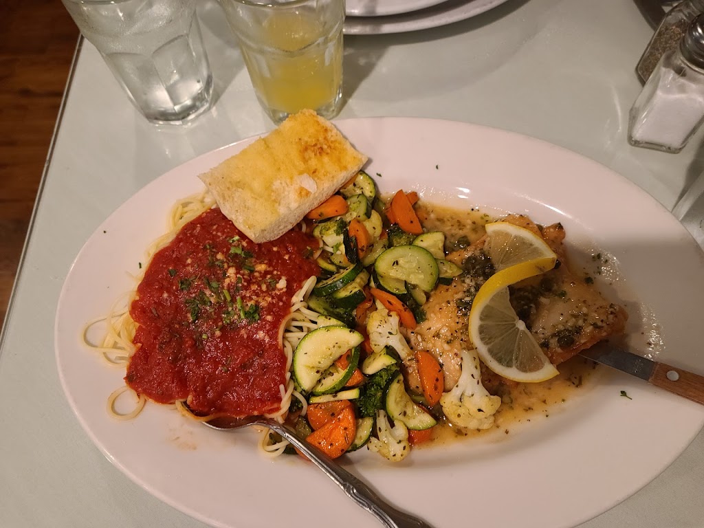 Rosarios Italian Restaurant | restaurant | 2221 W Main St, Medford, OR 97501, USA | 5417732230 OR +1 541-773-2230