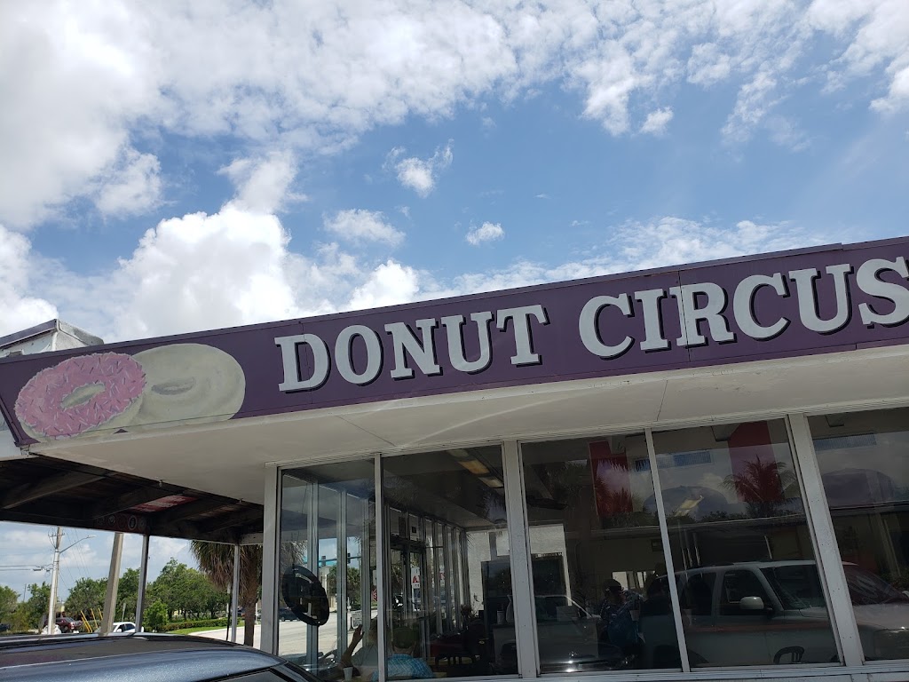 Donut Circus | bakery | 2040 S Federal Hwy, Fort Pierce, FL 34950, USA | 7724618017 OR +1 772-461-8017