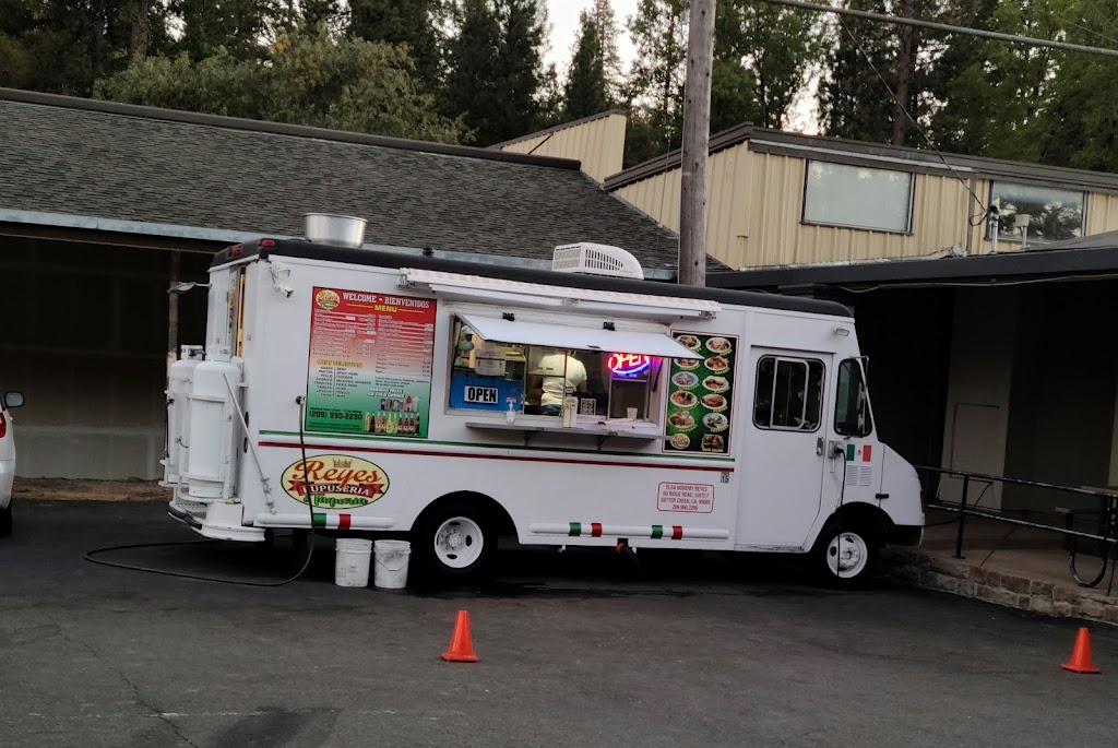 Reyes Taquería y Pupuseria | restaurant | 19660 CA-88, Pine Grove, CA 95665, USA | 2099902290 OR +1 209-990-2290