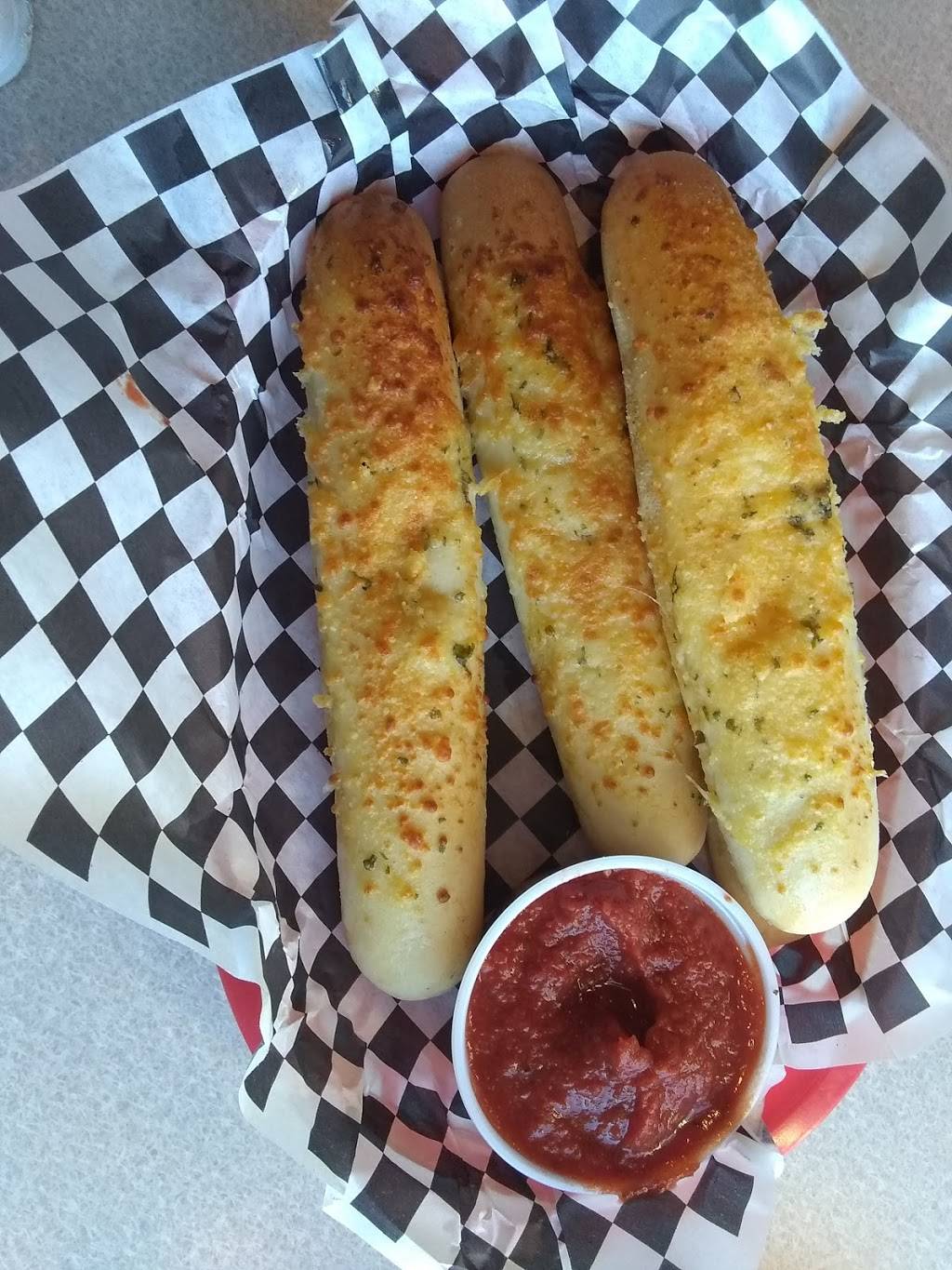 Gepettos Italian Restaurant Sports Bar | restaurant | 126 Pioneer Ave E, Montesano, WA 98563, USA | 3602494445 OR +1 360-249-4445