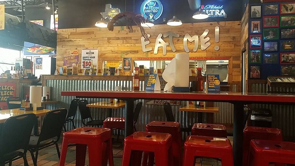 Fuzzys Taco Shop | restaurant | 13881 Midway Rd #105, Farmers Branch, TX 75244, USA | 9723878226 OR +1 972-387-8226