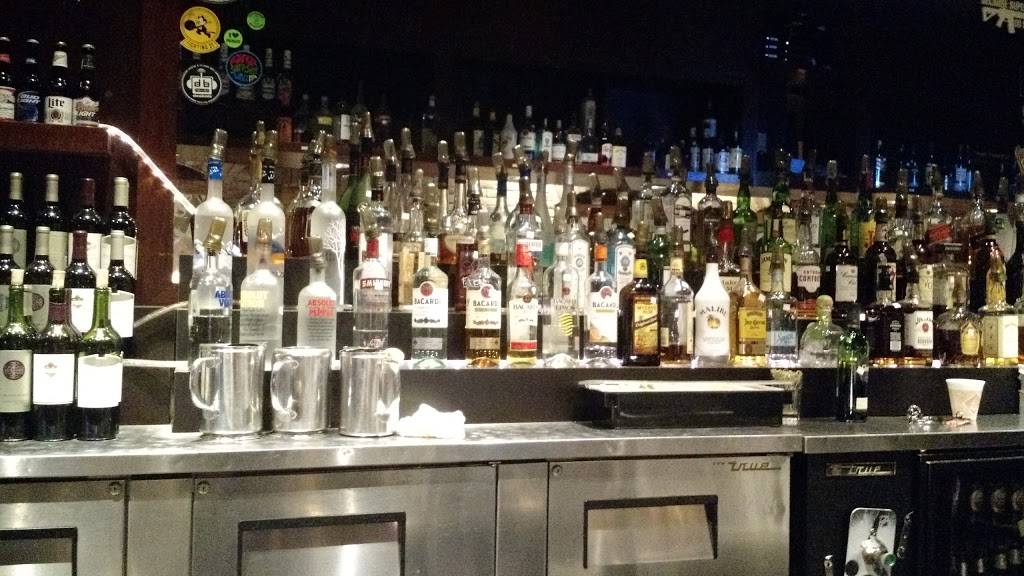 Bob Os Restaurant & Bar | restaurant | 4335 Chantilly Shopping Center, Chantilly, VA 20151, USA | 7039612800 OR +1 703-961-2800