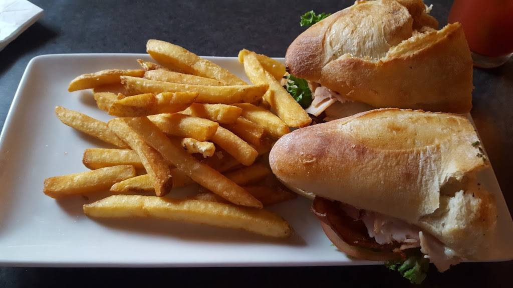 The Pub On King | restaurant | 77 King St N, Waterloo, ON N2J 2X3, Canada | 5192085544 OR +1 519-208-5544