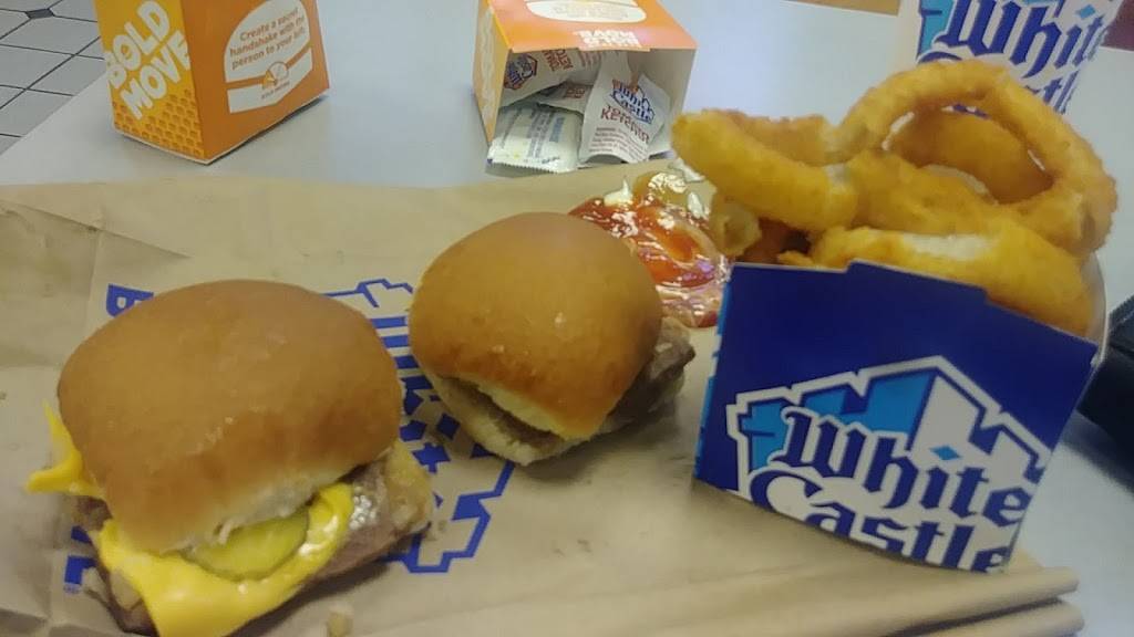White Castle | restaurant | 11120 New Halls Ferry Road, Florissant, MO 63033, USA | 3148311666 OR +1 314-831-1666