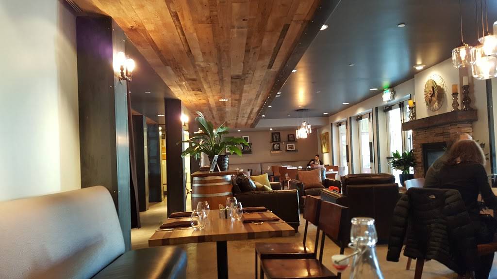 Tiburon Tavern | restaurant | 1651 Tiburon Blvd Suite B, Tiburon, CA 94920, USA | 4154355996 OR +1 415-435-5996