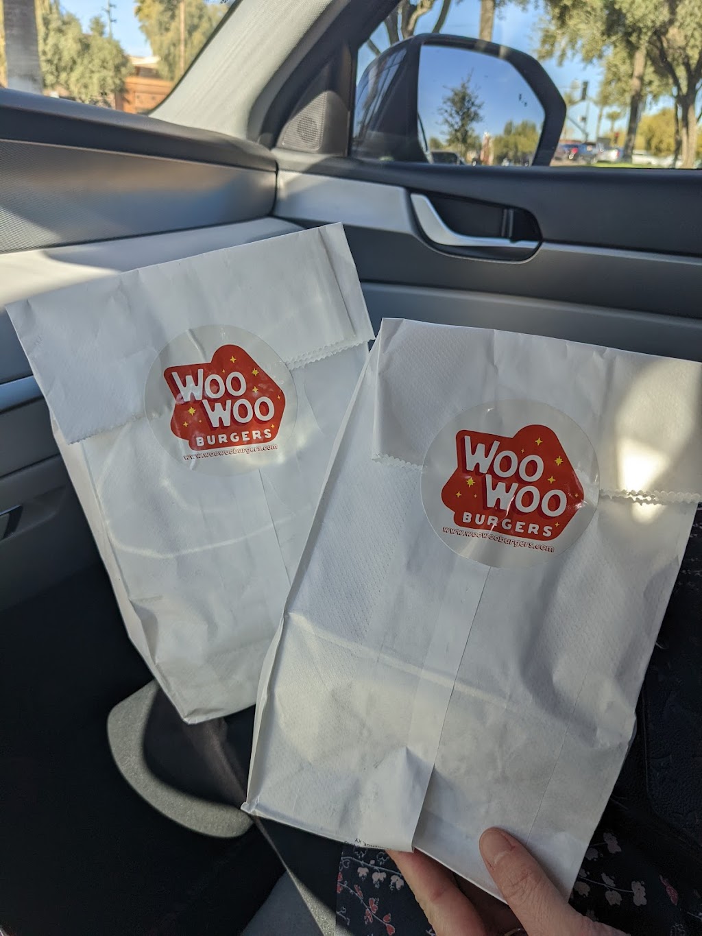 Woo Woo Burgers | restaurant | 7221 W Ray Rd, Chandler, AZ 85226, USA | 4806585563 OR +1 480-658-5563