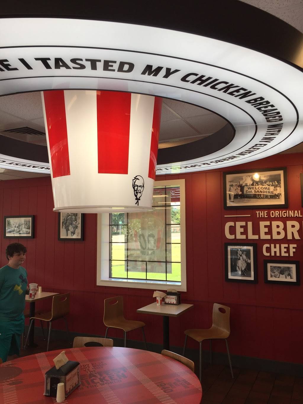 KFC | restaurant | 200 N Danny Thomas Blvd, Memphis, TN 38105, USA | 9015261612 OR +1 901-526-1612