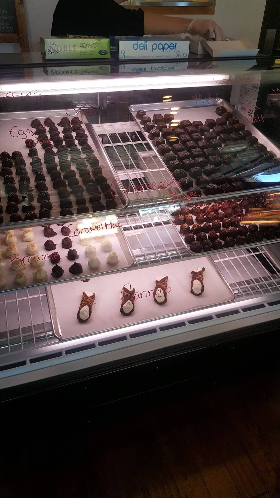 Nomadic | restaurant | 96 S Main St, Fort Atkinson, WI 53538, USA | 9203977505 OR +1 920-397-7505