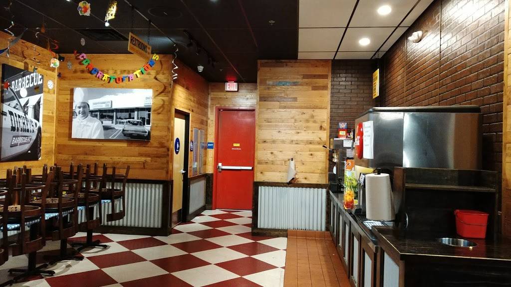 Dickeys Barbecue Pit | restaurant | 1459 Martin Luther King Jr Way, Merced, CA 95340, USA | 2092305089 OR +1 209-230-5089