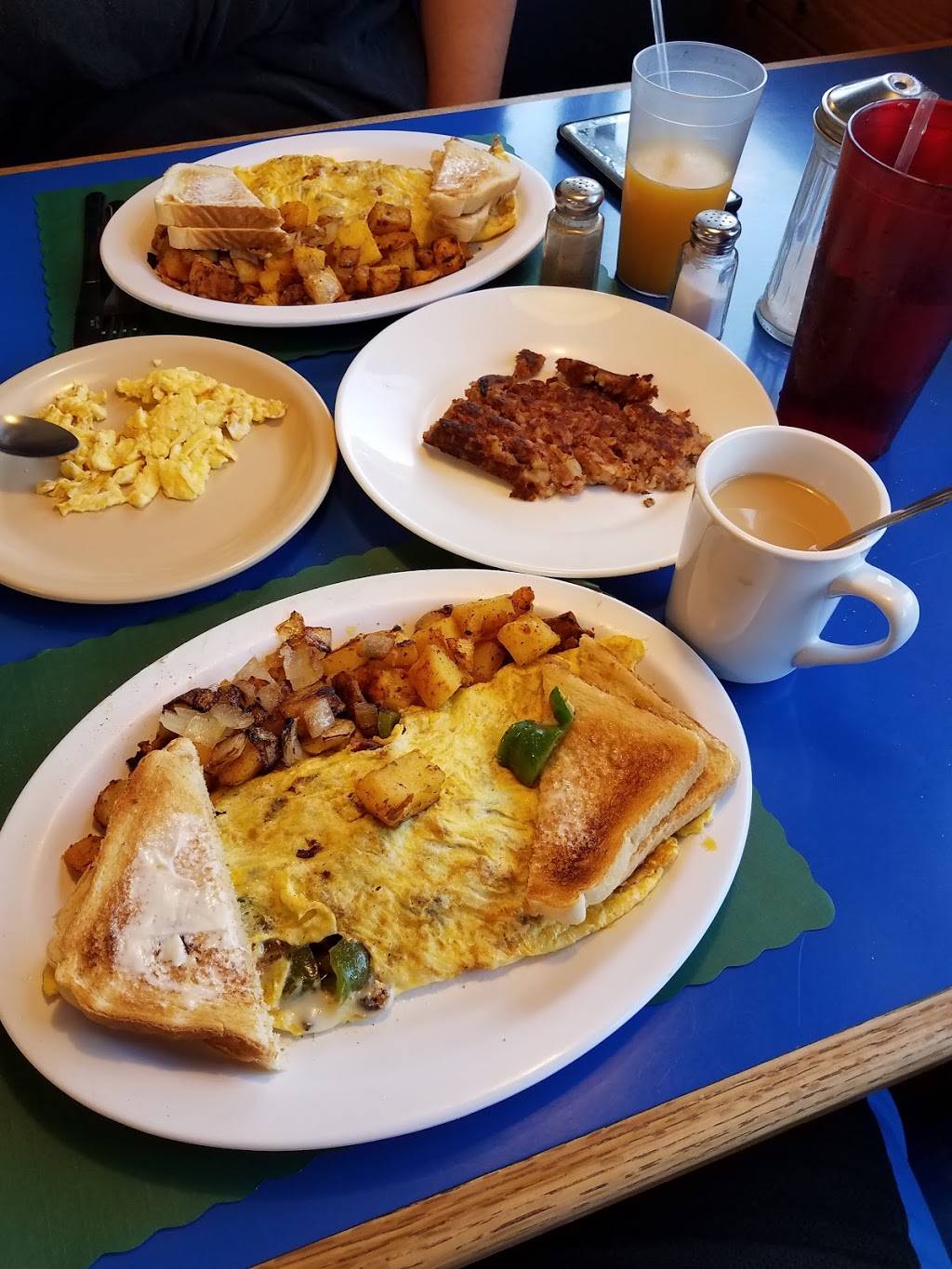 Dons Luncheonette | restaurant | 169 Benefit St, Pawtucket, RI 02861, USA | 4017252530 OR +1 401-725-2530