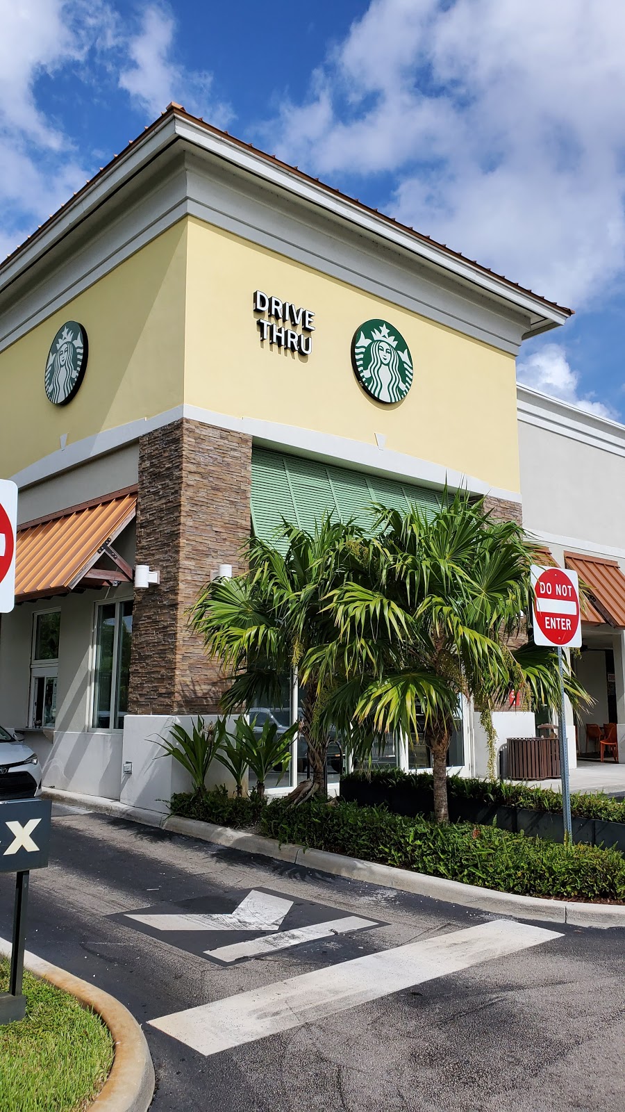 Starbucks | cafe | 2145 S University Dr, Davie, FL 33324, USA | 9544240341 OR +1 954-424-0341
