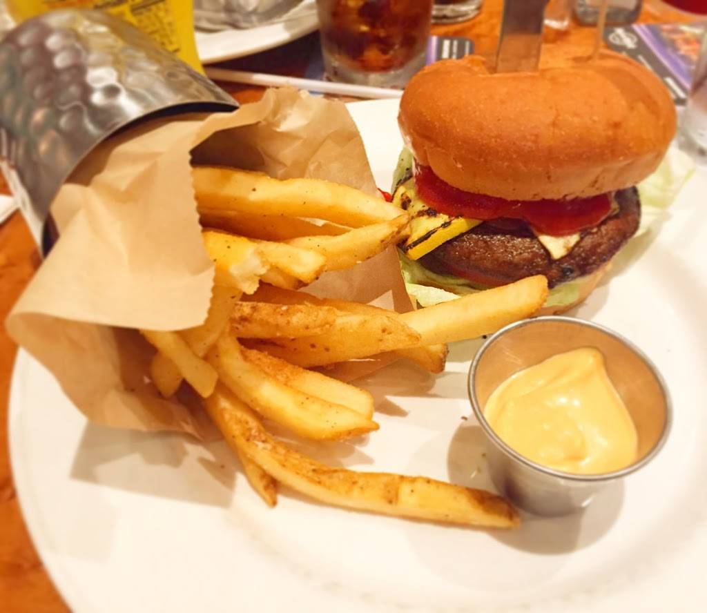 Hard Rock Cafe | restaurant | 100 Broadway, Nashville, TN 37201, USA | 6157429900 OR +1 615-742-9900