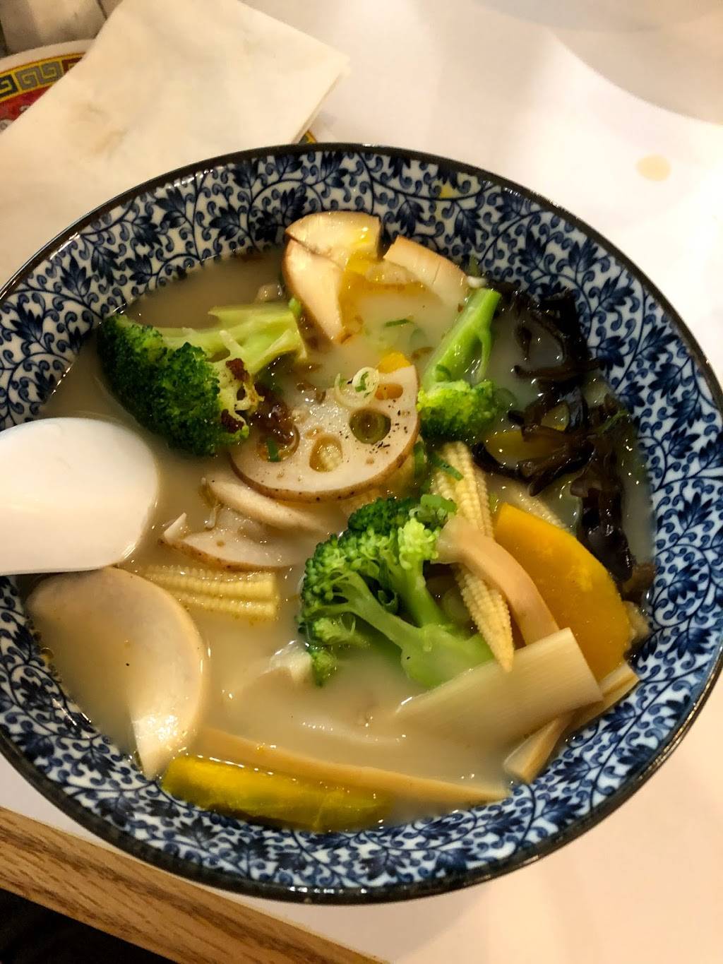 Red Bowl Noodle Shop | restaurant | 40-52 Main St, Flushing, NY 11354, USA | 7183537683 OR +1 718-353-7683