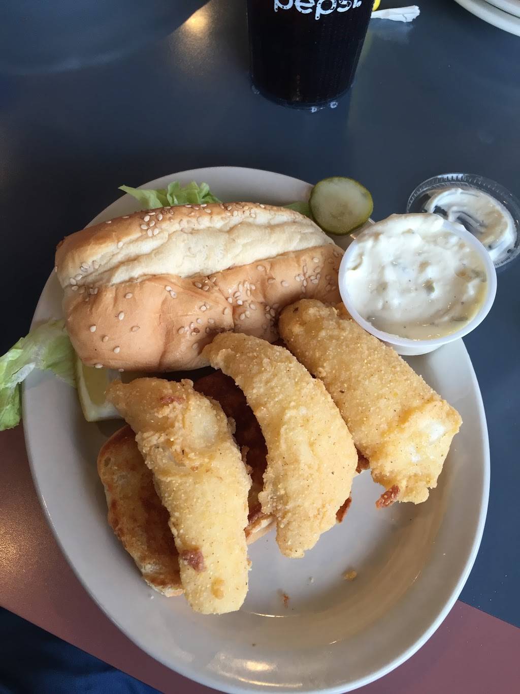 Riviera Restaurant & Cocktail | restaurant | 475 S Water St, Marine City, MI 48039, USA | 8107659030 OR +1 810-765-9030