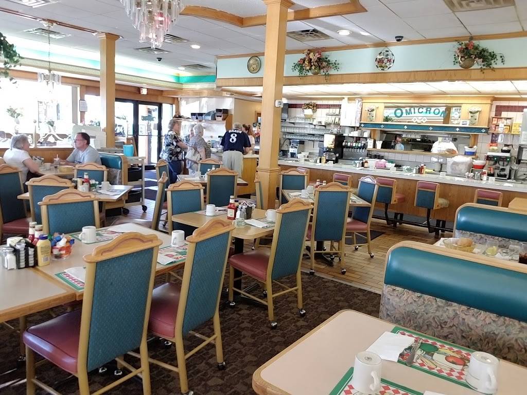 Omicron Family Restaurant | restaurant | 1505 S Main St, West Bend, WI 53095, USA | 2623350777 OR +1 262-335-0777