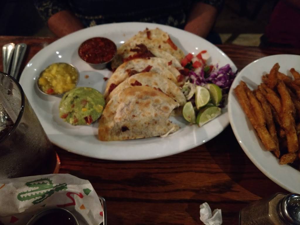 Finis Landing | restaurant | 5689 N Swan Rd, Tucson, AZ 85718, USA | 5202991010 OR +1 520-299-1010