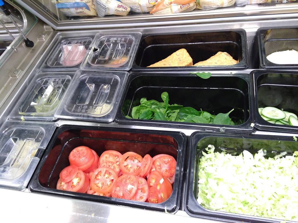 Subway | restaurant | 157 Bedford St, Burlington, MA 01803, USA | 7812704479 OR +1 781-270-4479