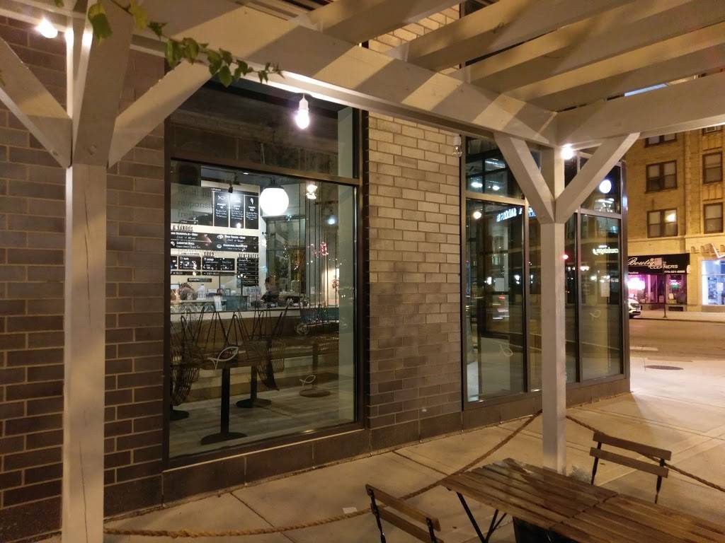 Brown Bag Seafood Co. | restaurant | 3400 N Lincoln Ave, Chicago, IL 60657, USA | 7736978306 OR +1 773-697-8306