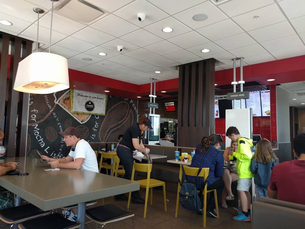 McDonalds | cafe | 7570 NW 104th Ave, Doral, FL 33178, USA | 7867255752 OR +1 786-725-5752