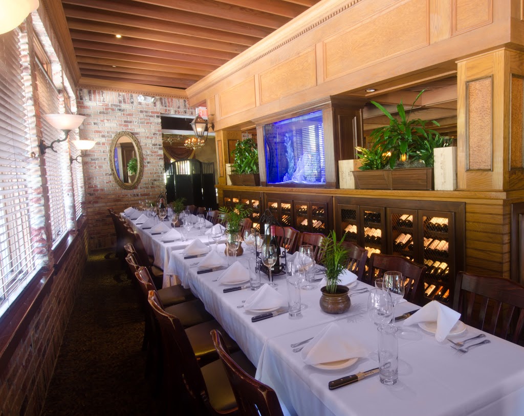 Vito’s Chop House | restaurant | 8633 International Dr, Orlando, FL 32819, USA | 4073542467 OR +1 407-354-2467