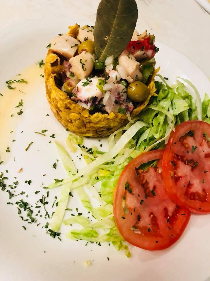 El Quijote Bar & Grill | restaurant | 6110 Causeway Blvd, Tampa, FL 33619, USA | 8136447836 OR +1 813-644-7836