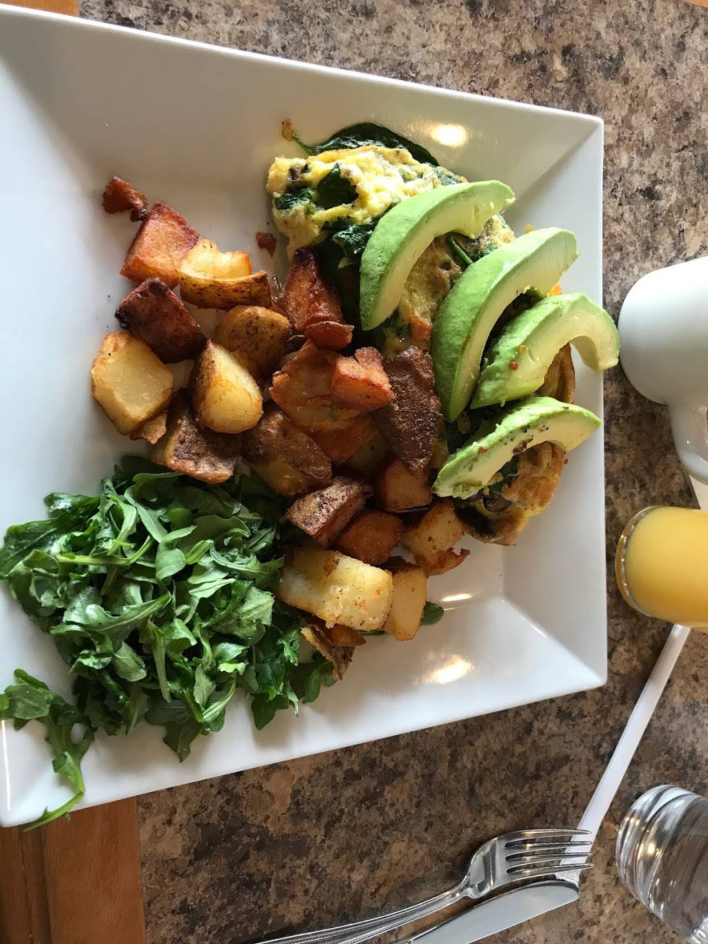 Chill Kitchen and Bar | restaurant | 416 Boston Post Rd E, Marlborough, MA 01752, USA | 5082996050 OR +1 508-299-6050