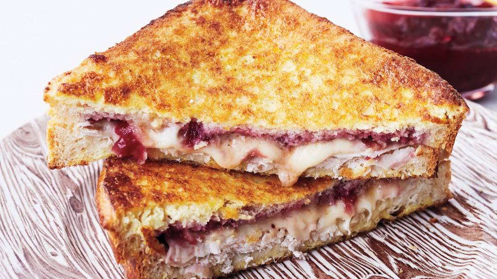 19th Hole Grill and Tavern | restaurant | 11022 Tee Time Cir, New Port Richey, FL 34654, USA | 7272326466 OR +1 727-232-6466