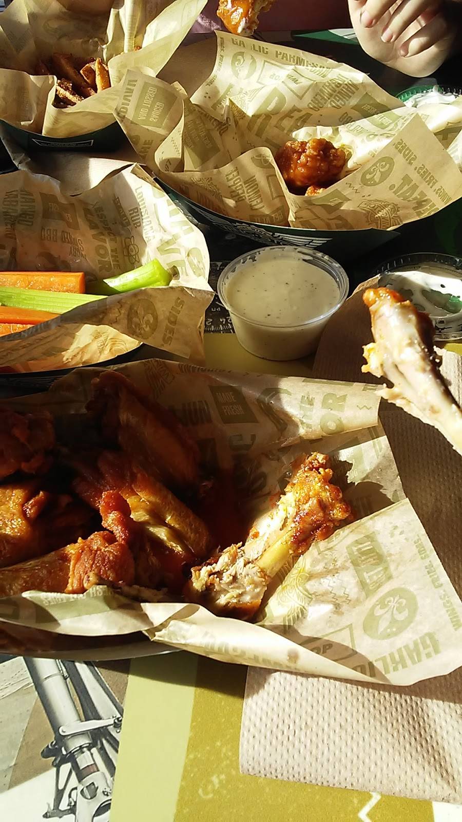 Wingstop | restaurant | 5222 De Zavala Rd, San Antonio, TX 78249, USA | 2106979464 OR +1 210-697-9464