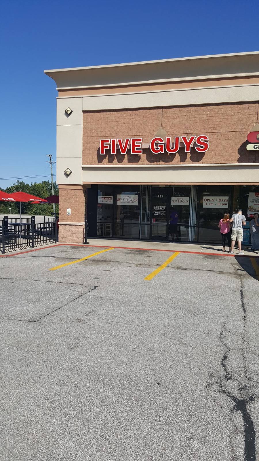 Five Guys | meal takeaway | 112 RHL Blvd, Charleston, WV 25309, USA | 3047442709 OR +1 304-744-2709
