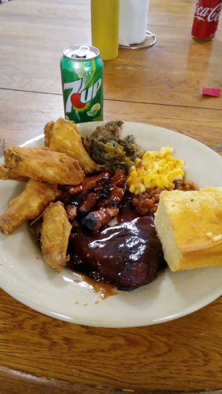 Andys Smoke House | restaurant | 2621 W White Oaks Dr, Springfield, IL 62704, USA | 2176795692 OR +1 217-679-5692