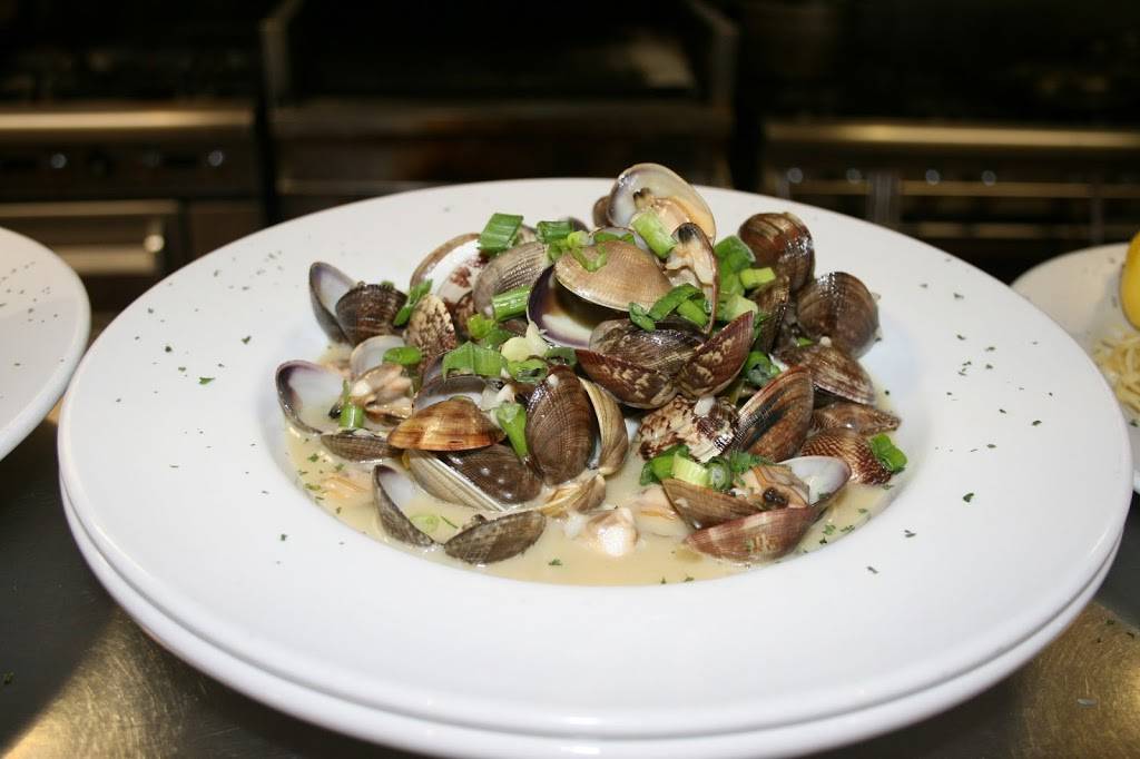 Karline’s Restaurant And Bar | restaurant | 1100 Center St, Redding, CA 96001, USA | 5302447663 OR +1 530-244-7663