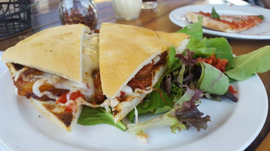 Cristinos Coal Oven Pizza | restaurant | 1101 S Ft Harrison Ave, Clearwater, FL 33756, USA | 7274434900 OR +1 727-443-4900