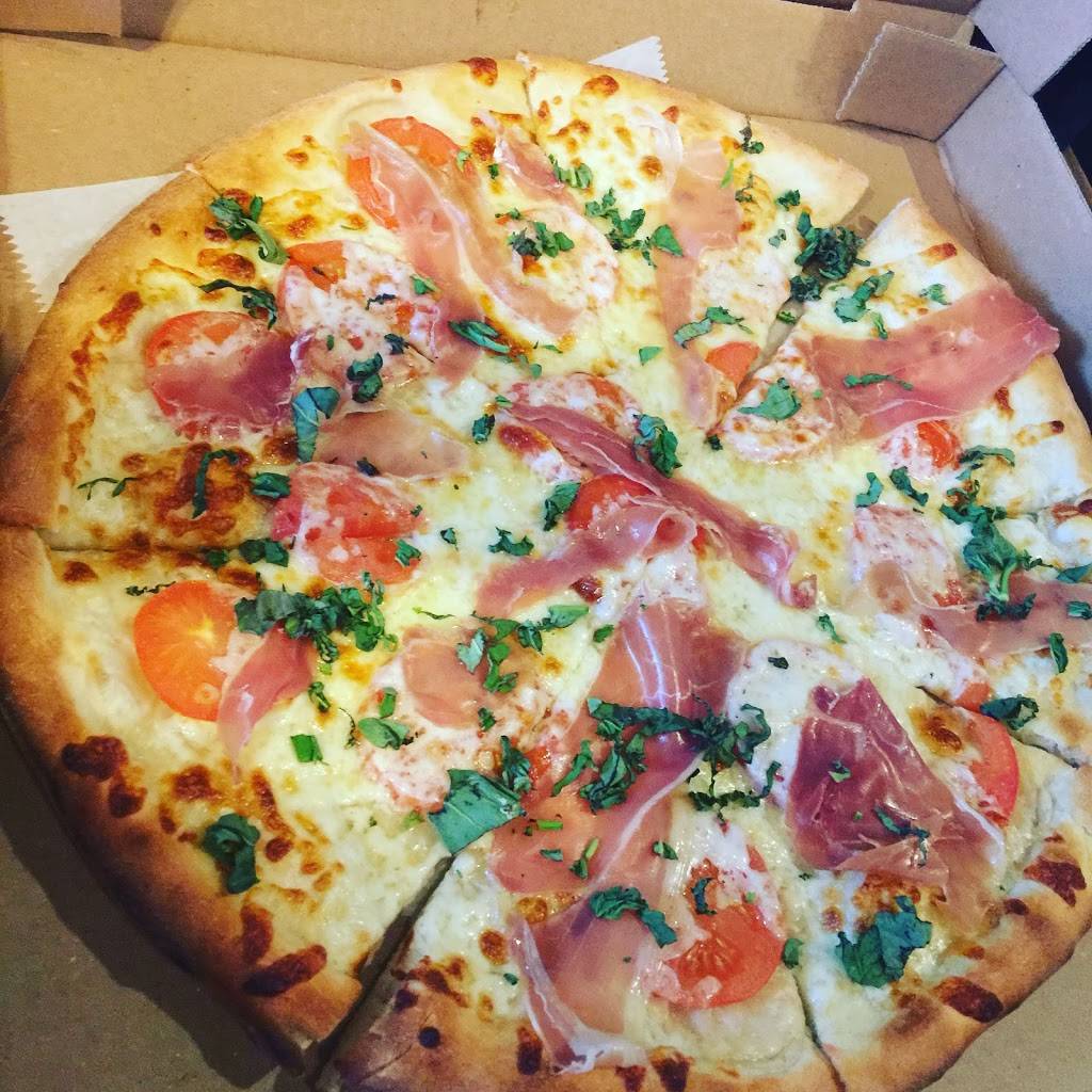 Volare Pizza | restaurant | 5054 Broadway St, San Antonio, TX 78209, USA | 2108283354 OR +1 210-828-3354