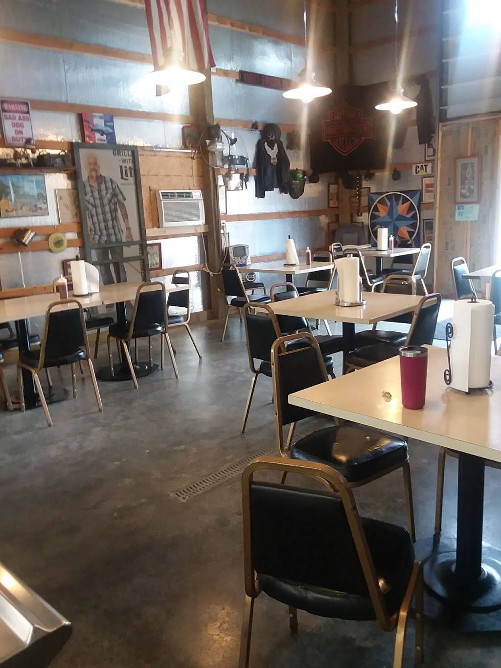 Pappy’s Smoked BBQ | restaurant | 3361 IN-57, Oakland City, IN 47660, USA | 8126642484 OR +1 812-664-2484