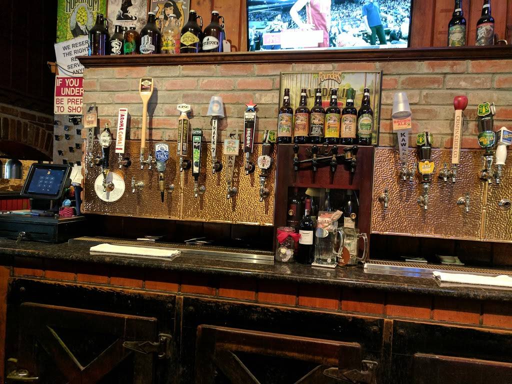 Howie & Sons Pizza Parlor | restaurant | 2430 S Mooney Blvd, Visalia, CA 93277, USA | 5597327949 OR +1 559-732-7949