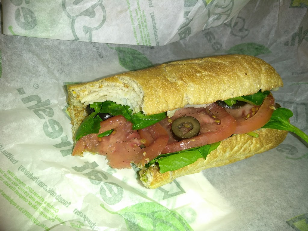 Subway | meal takeaway | 8352 Mills Dr, Miami, FL 33183, USA | 3052738566 OR +1 305-273-8566