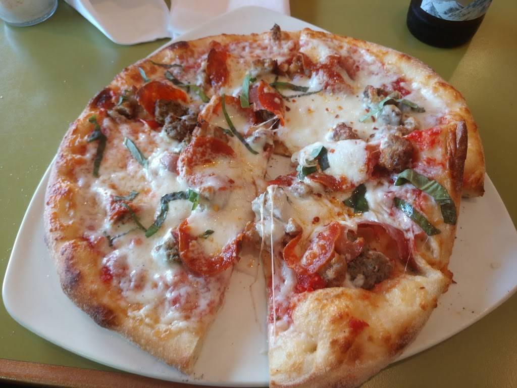 Flippers Pizzeria | meal delivery | 5770 US-192, Kissimmee, FL 34746, USA | 4073979509 OR +1 407-397-9509