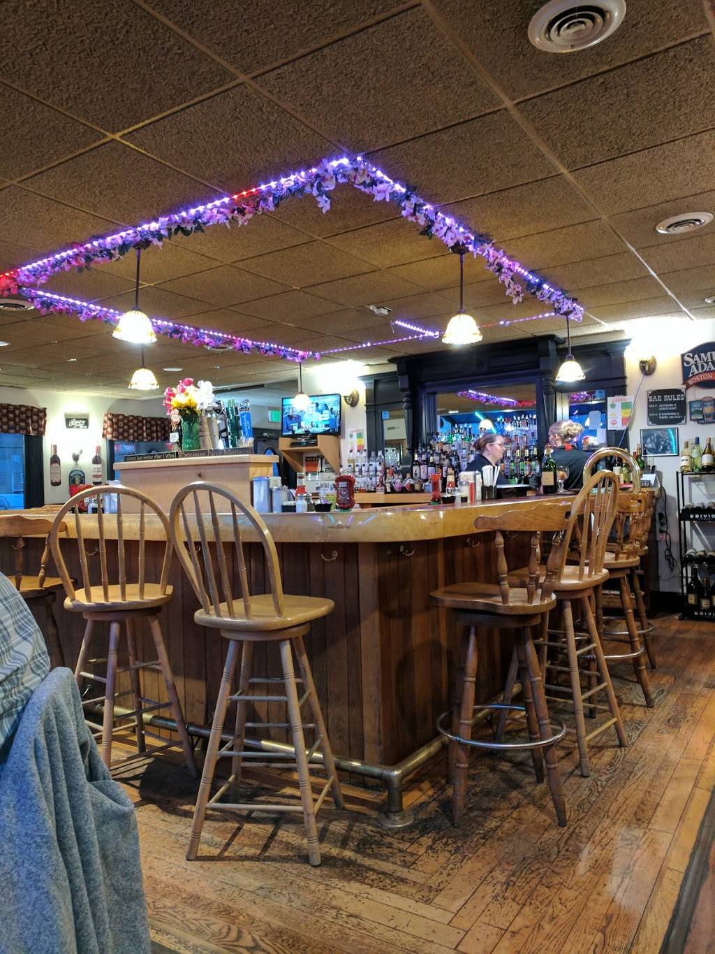 Everybuddys Casual Dining | restaurant | 774 Main St, Lyndonville, VT 05851, USA | 8026268685 OR +1 802-626-8685