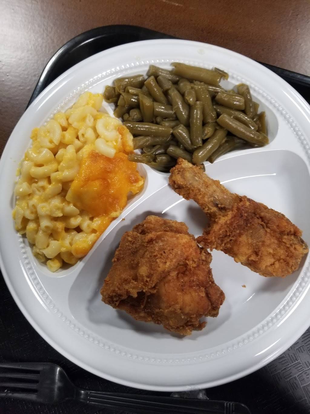 Londas Place | restaurant | 3635 Mt Holly-Huntersville Rd, Charlotte, NC 28214, USA | 9802996461 OR +1 980-299-6461