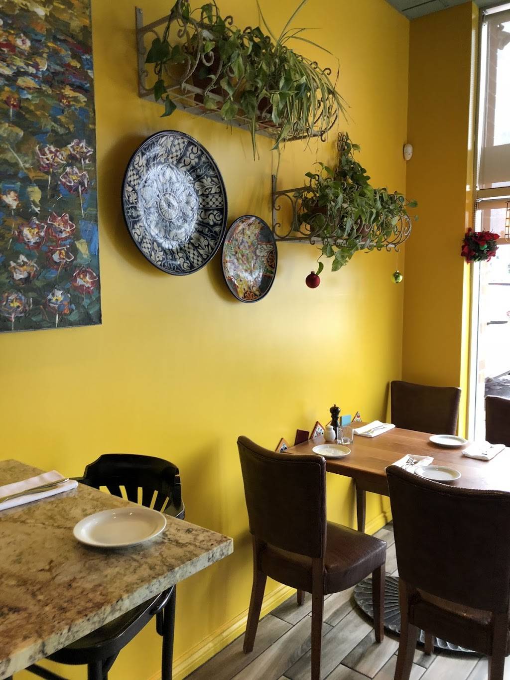 Zizis Kitchen | restaurant | 665 Earl Armstrong Rd, Gloucester, ON K1V 2G2, Canada | 6138221066 OR +1 613-822-1066