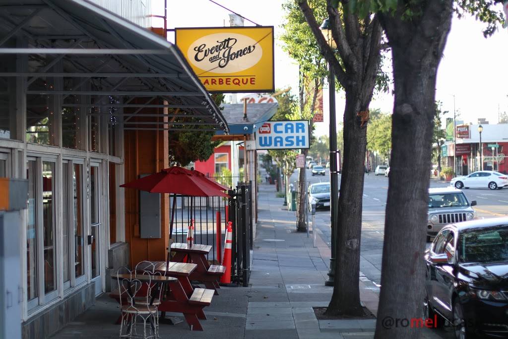 Everett & Jones BBQ | restaurant | 4245 MacArthur Blvd, Oakland, CA 94619, USA | 5106984340 OR +1 510-698-4340